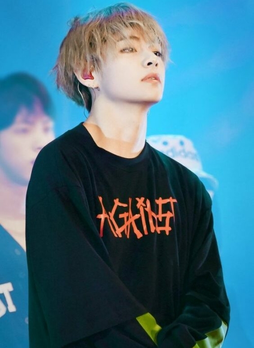 Black Against T-Shirt | Taehyung – BTS