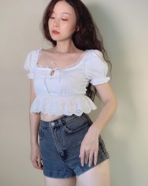 White Short Sleeved Ruffled Crop Top | Lisa - BlackPink