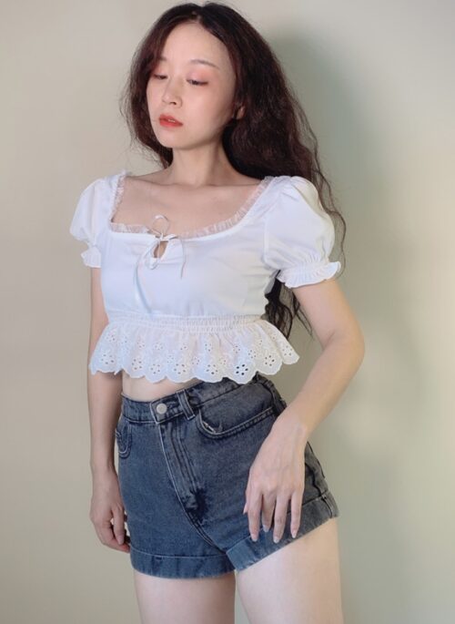 White Short Sleeved Ruffled Crop Top | Lisa – BlackPink