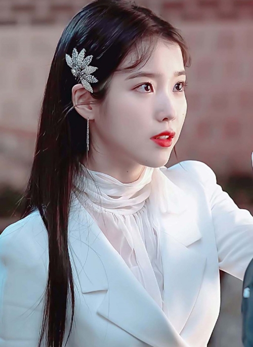 Grey Vintage Diamond Hair Clip | IU - Hotel Del Luna