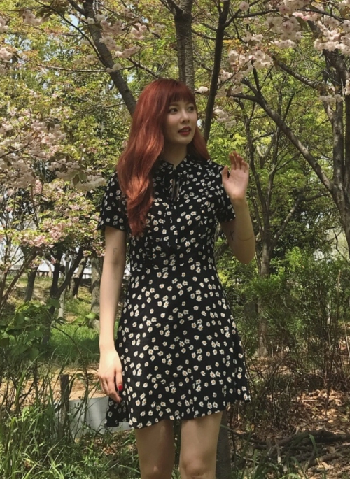 Black Floral Printed Mini Dress | Hyuna