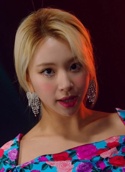 Silver Heart Crystal Tassel Earrings | Chaeyoung – Twice