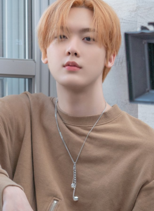 Silver Earphone Pendant Necklace | Sanha - Astro