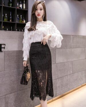 Black High-Waist Lace Skirt | Chung Ha