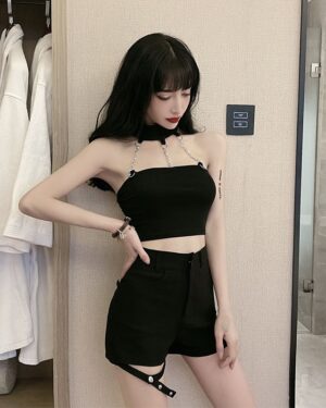 Black Halter Crop Top With Chains | Lia - ITZY