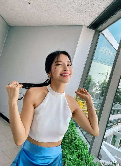 White Classic Halter Top | Solar – Mamamoo