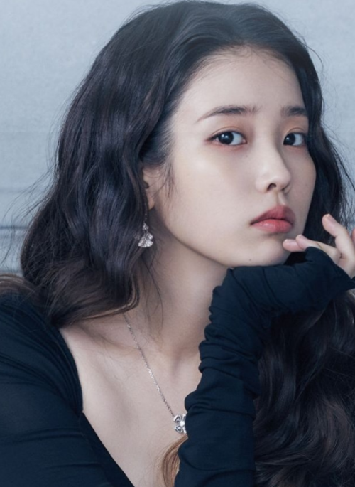 Silver Multi Fan Shaped Earrings | IU