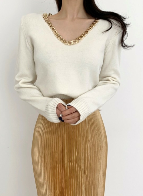 White Chain Collar Sweater | Yoon Se Ri - Crash Landing On You