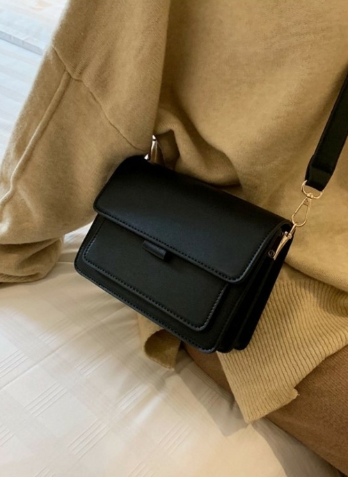 Black Triple Pocket Sling Leather Bag | Yoon Se Ri - Crash Landing On You