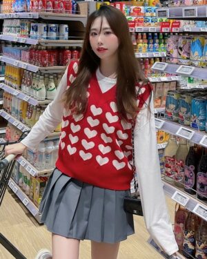 Red Heart Pattern Vest | Gahyeon - Dreamcatcher