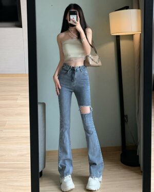 Blue Large Rip Flare Jeans | Yuqi - (G)I-DLE