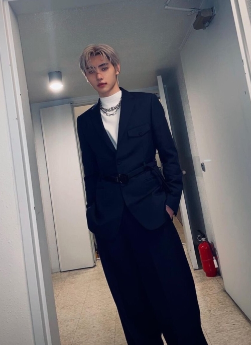 Black Belted Suit Jacket | Sunghoon – Enhypen