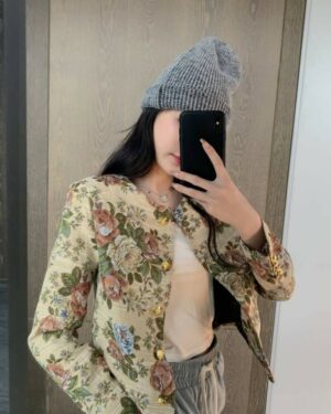 Beige Vintage Flower Print Coat | Lisa - Blackpink