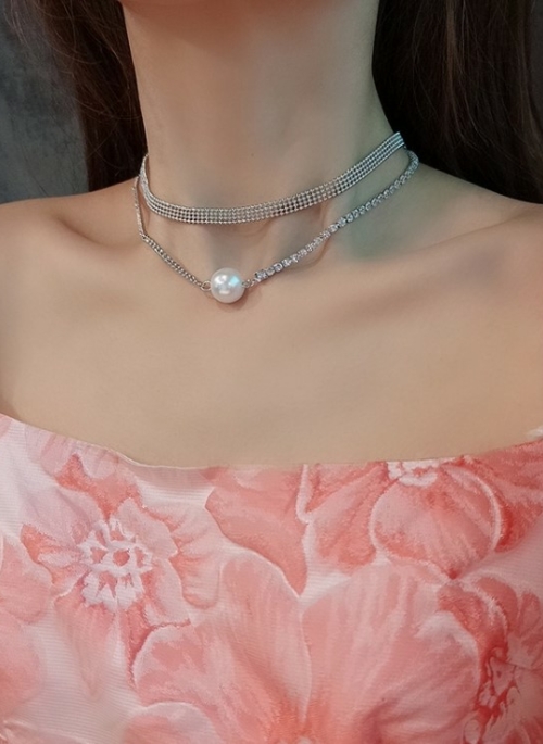 Silver Crystal Embezzled Pearl Layered Necklace | Shin Ha Ri – Business Proposal