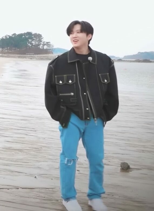 Black Multi-Pockets Outlined Jacket | Changbin – Stray Kids