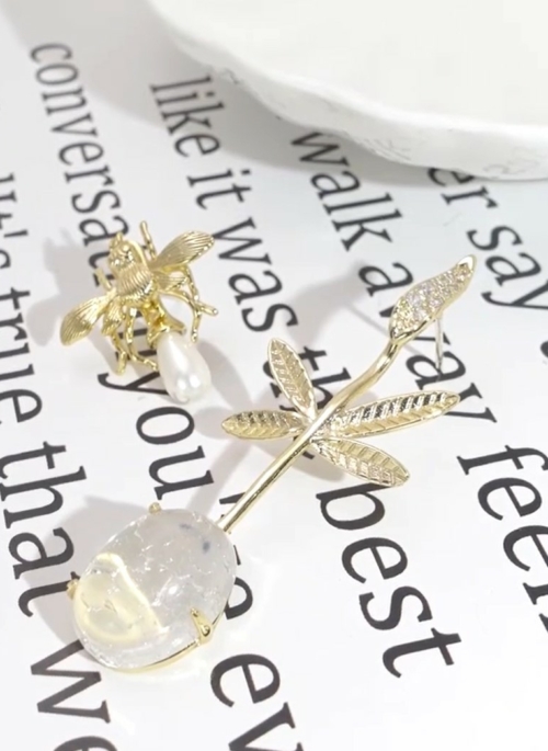 Gold Pearl Bee Asymmetrical Earrings | Ko Moon Young - It’s Okay Not To Be Okay