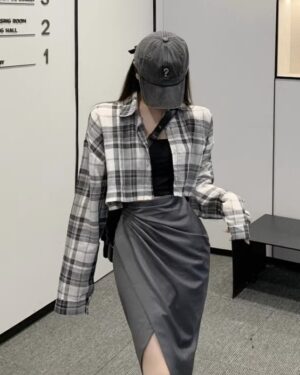 Grey Plaid Cropped Shirt | Yeji - ITZY