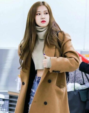 Autumn Airport Fashion – Rose