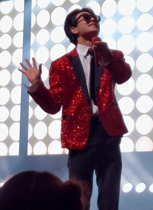 Red Sequin Embellished Blazer Jacket | Yunhyeong - iKON