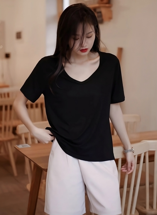 Black Low Neckline T-Shirt | San – ATEEZ