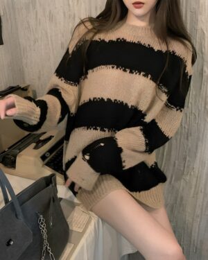 Beige Distressed Sweater With Stripe Pattern  | Jisoo - BlackPink