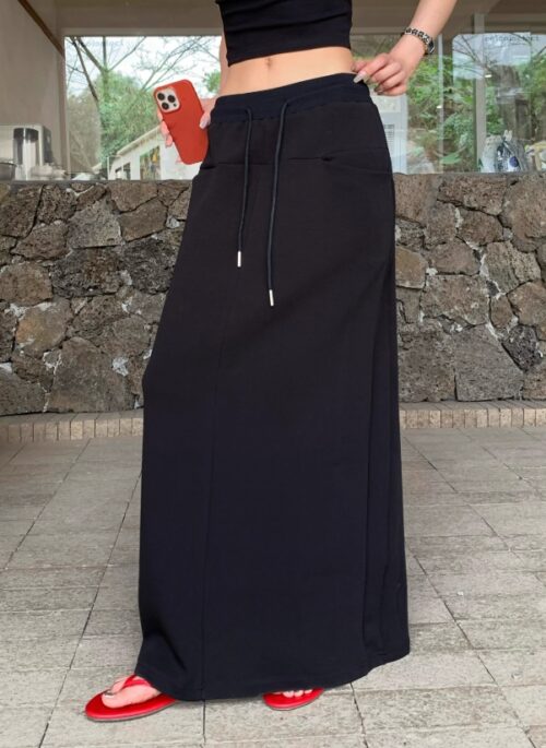 Black Flared Long Skirt | Yuna – ITZY