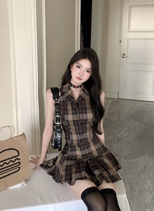 Dark Brown Plaid Pleated Mini Skirt | Wonyoung - IVE