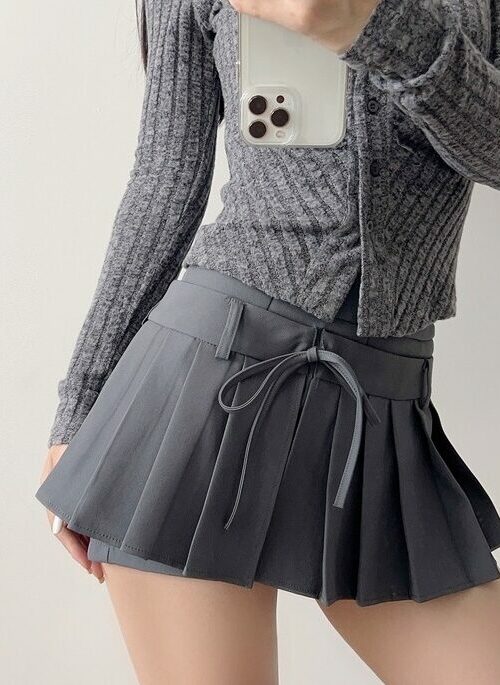 Grey Two-Piece Illusion Pleated Skort | Seeun - STAYC