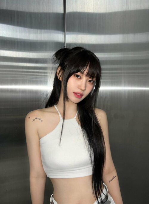 White Halter Crop Top | Sihyeon - Everglow