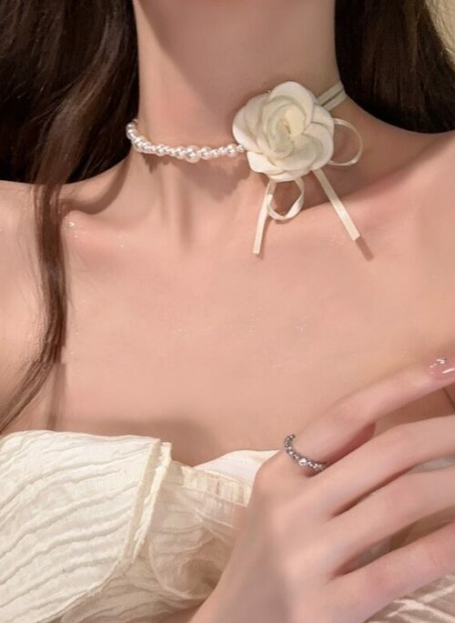 White Pearl Flower Choker Necklace | Yiren - Everglow