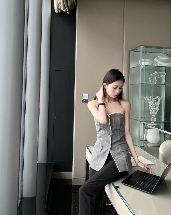 Grey Bustier Suit Tube Top | Leeseo - IVE - Image 8