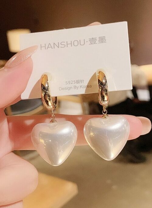 White Pearl Heart Hoop Earrings | Chiquita - BabyMonster