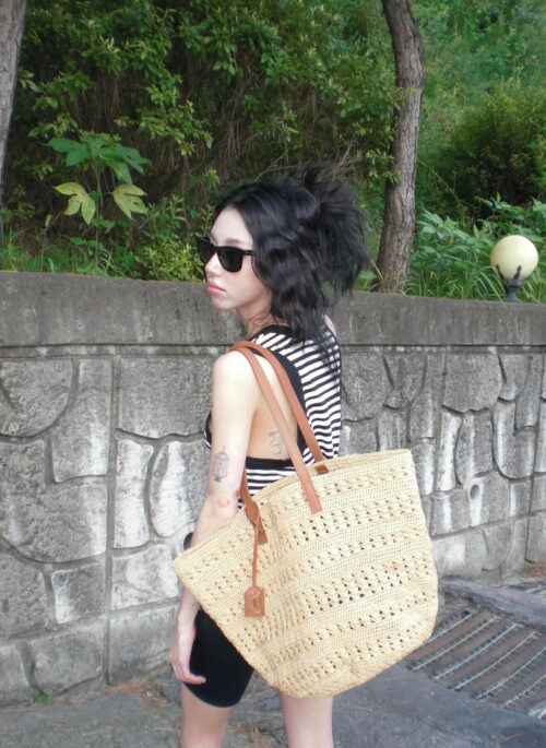 Beige Woven Beach Bag | Chaeyoung - Twice