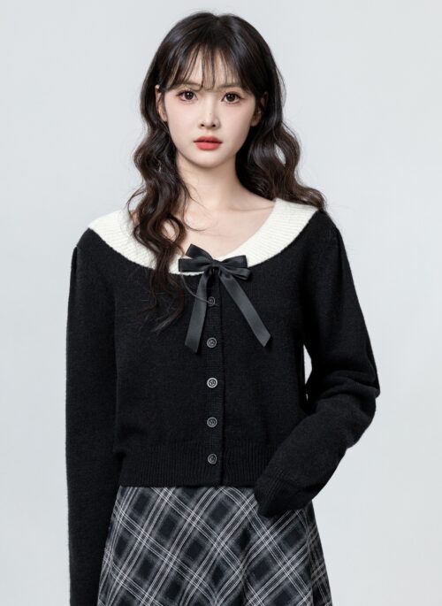 Black Knot Doll Collar Sweater