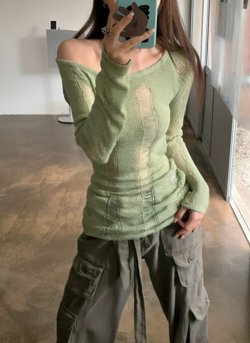 Green Hollow Knit Distressed Sweater | Yoohyeon - Dreamcatcher