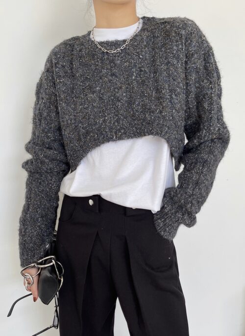 Grey Cropped Cable Knit Sweater | Kyujin - NMIXX