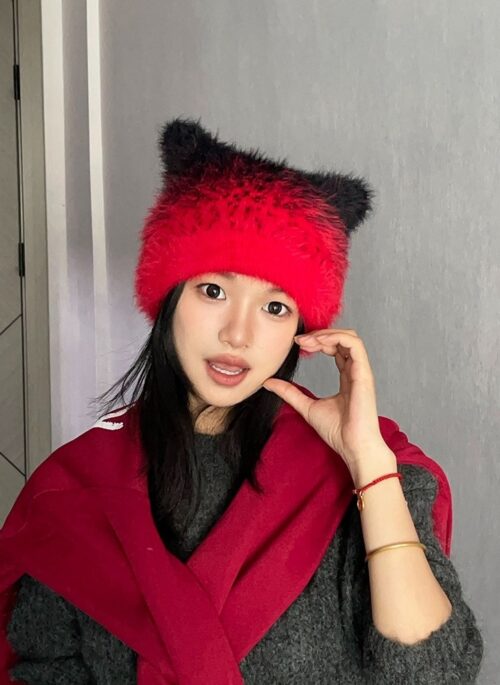 Red And Black Gradient Cat Hat | Eunchae - Le Sserafim