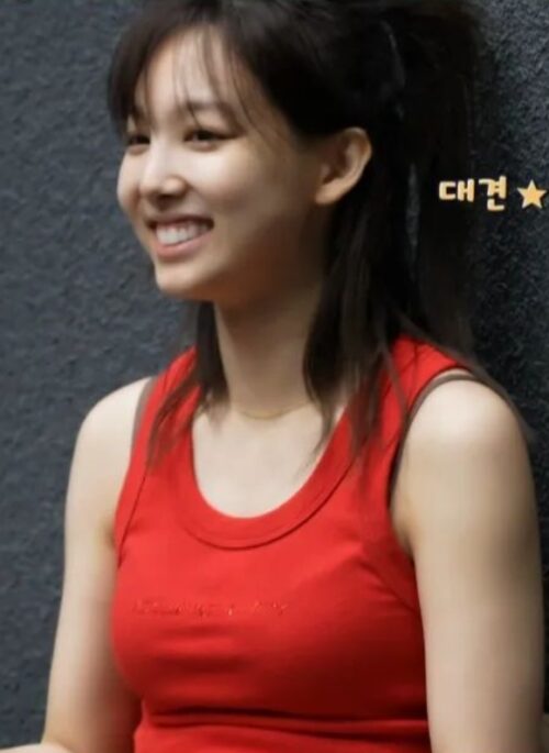 Red Cropped Tank Top | Nayeon – Twice