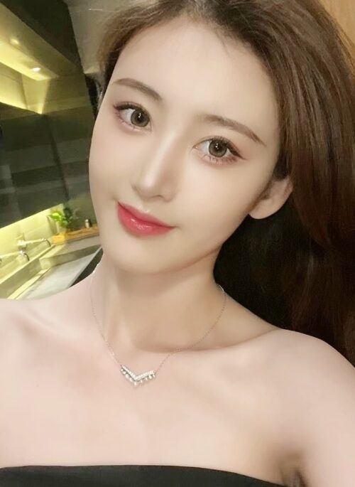 Silver V-Shape Pearl Design Chain Necklace | Tzuyu - Twice