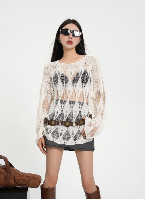 White Diamond Shaped Cut-Out Sweater | Eunchae - Le Sserafim