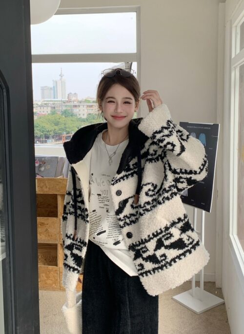 Black And White Plush Aztec Pattern Jacket | Son Hae Yeong - No Love No Gain