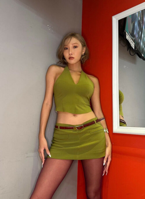 Green Backless Halter Top | Hwasa - Mamamoo