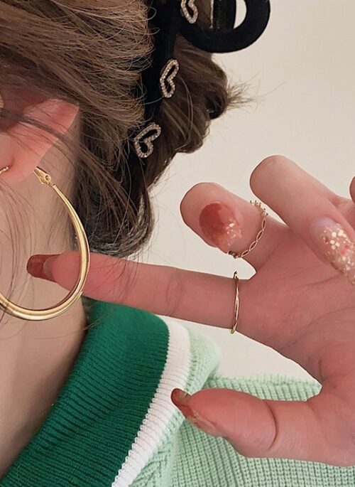 Gold Oval Sleek Hoop Earrings | Soyeon - (G)I-DLE