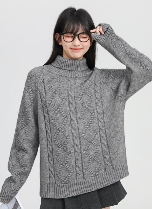 Cozy Knit Sweater In Gray Twisted Pattern