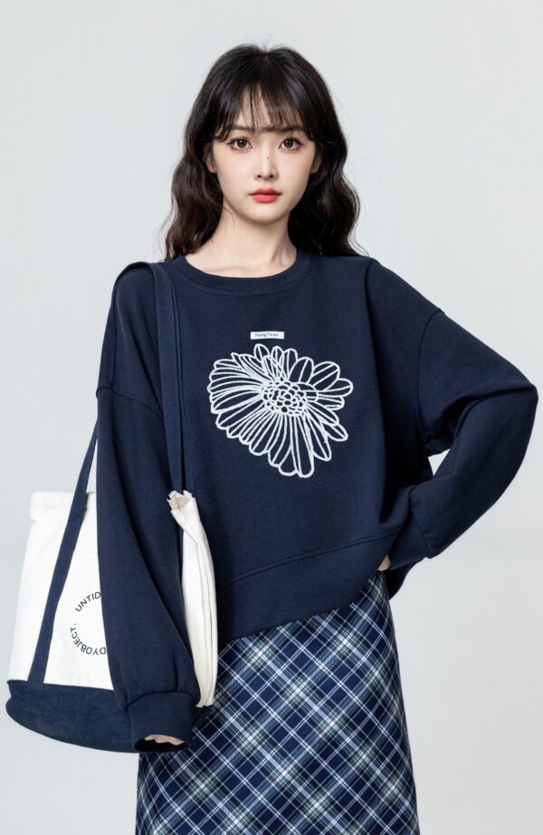 Vintage Floral Embroidered Pullover Sweatshirt - Image 3