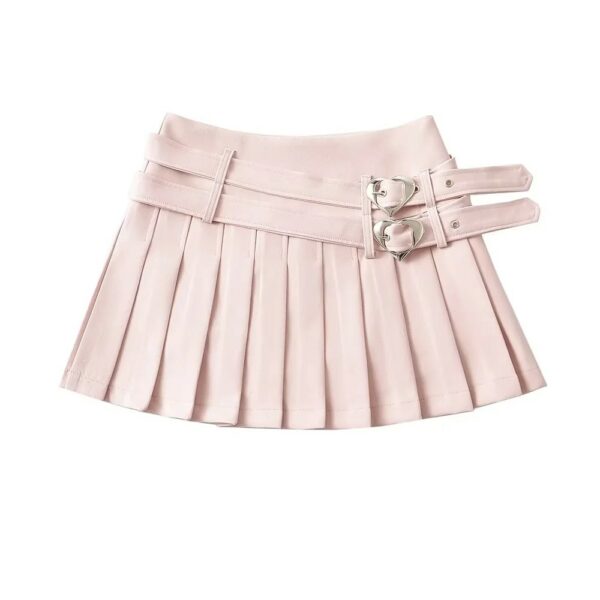 Black Double Heart Buckle Pleated Skirt | Minnie - (G)I-DLE - Image 2