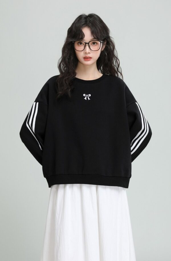 Black Embroidered Bow Crewneck Sweatshirt