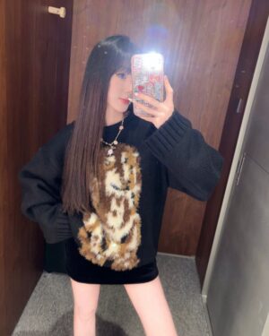 Black Knitted Fuzzy Dog Accent Sweater | Jennie - BlackPink