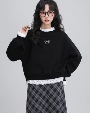 Black Lace Trim Pullover Sweatshirt