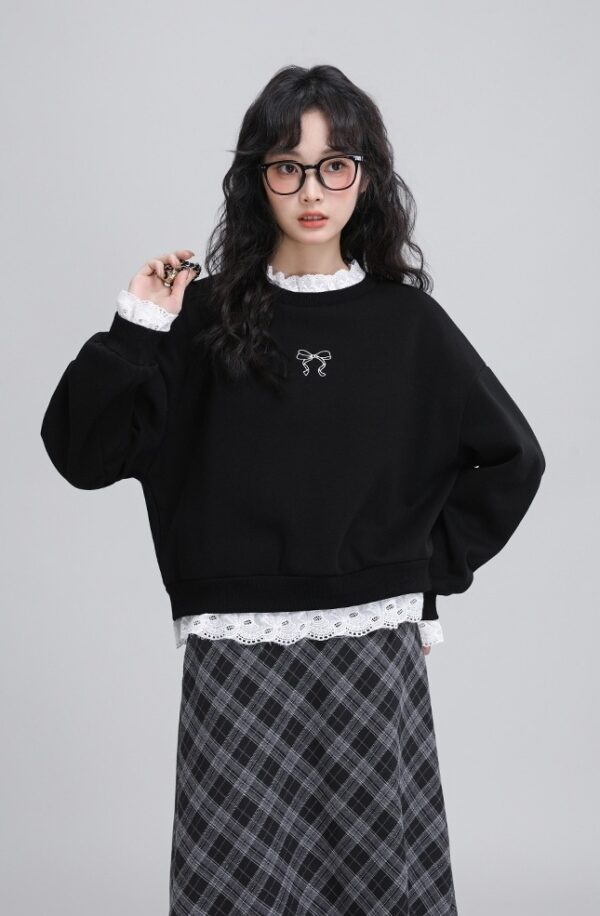 Black Lace Trim Pullover Sweatshirt